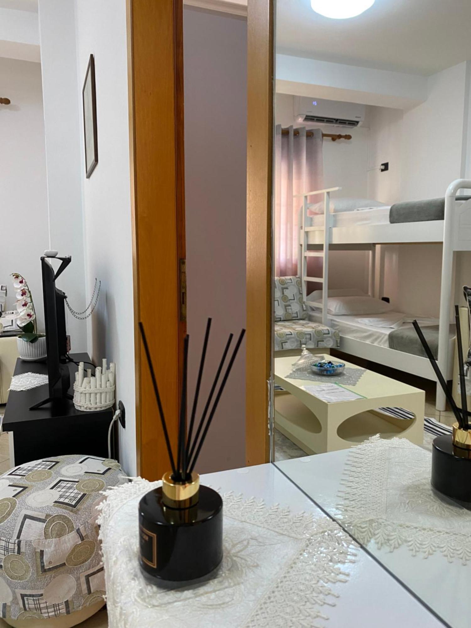 Rikardo Apartament Vlorë Exterior foto